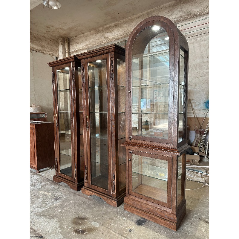 Витрина для антиквариата в кит – обзор и цена Glass Cabinet Display